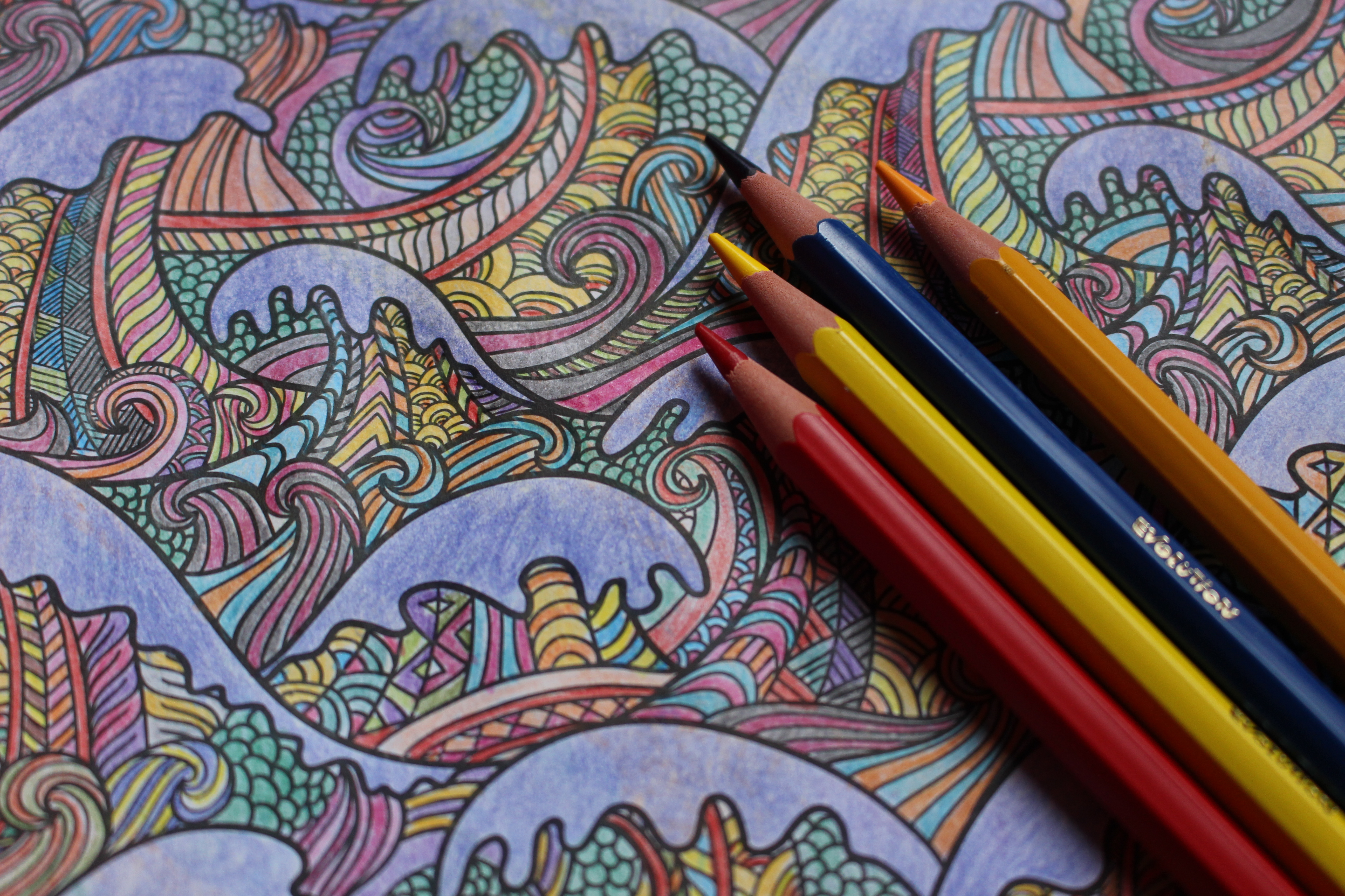 Coloring book color. Арт-терапия. Арт терапия карандаши. Материалы для арт терапии. Арт терапия картинки.